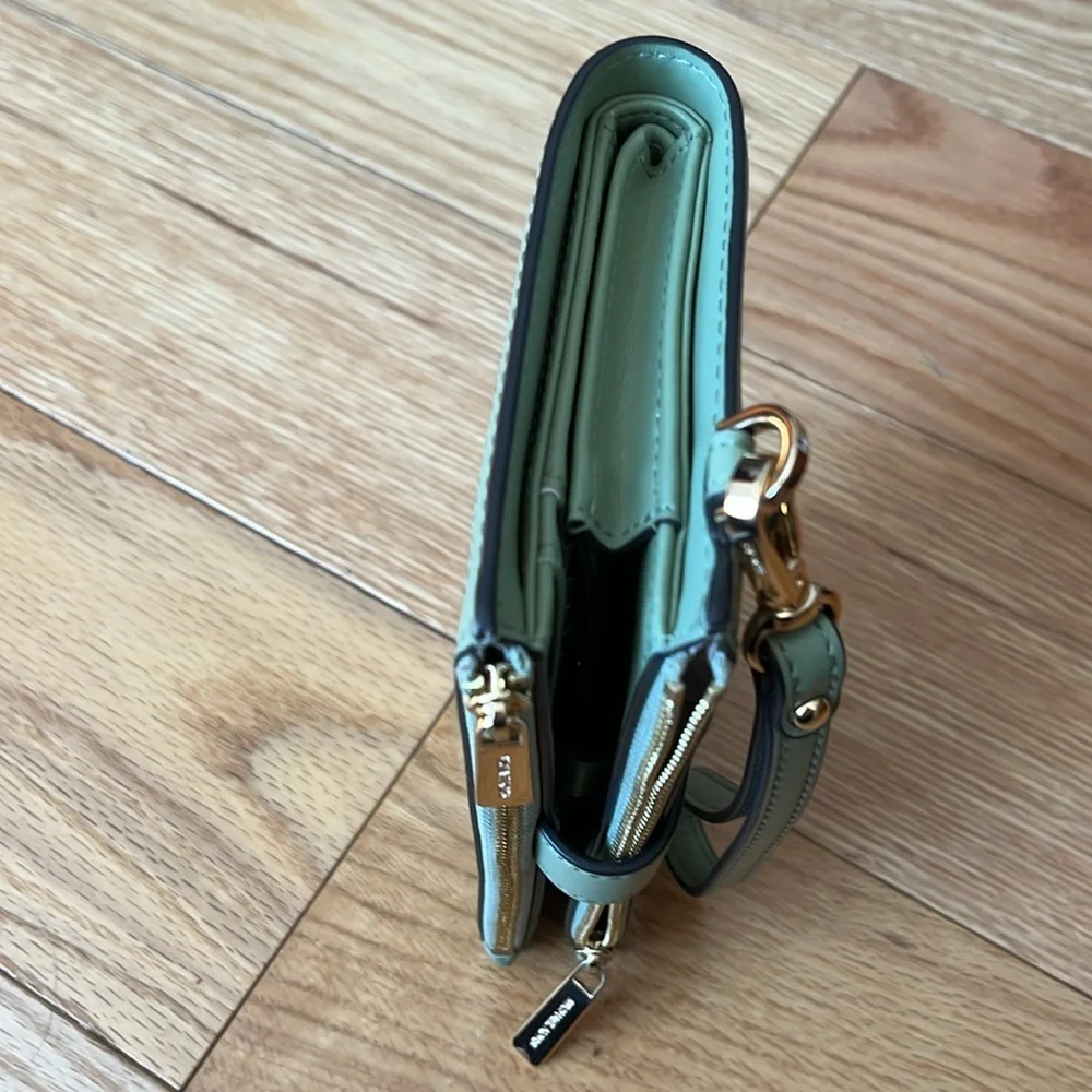 NWT MICHAEL KORS LARGE DOUBLE ZIP WRISTLET PHONE HOLDER